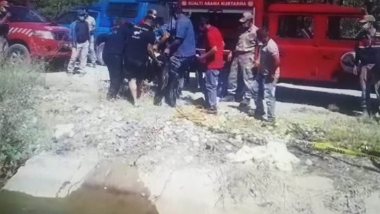 Sulama kanalına düşen çiftçi çırpına çırpına can verdi