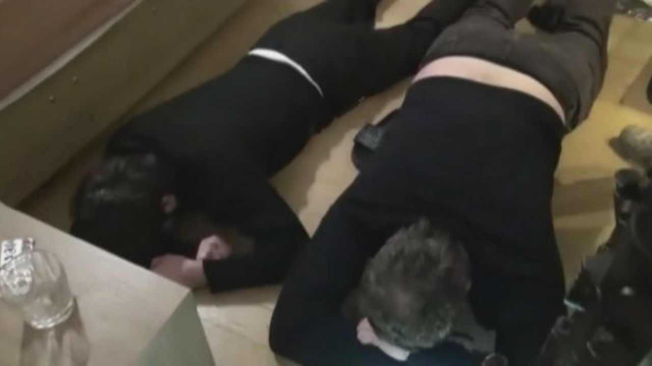 Ünlü mafya lideri Antalya'da öldürüldü! Yemek yerken kafasına sıktılar