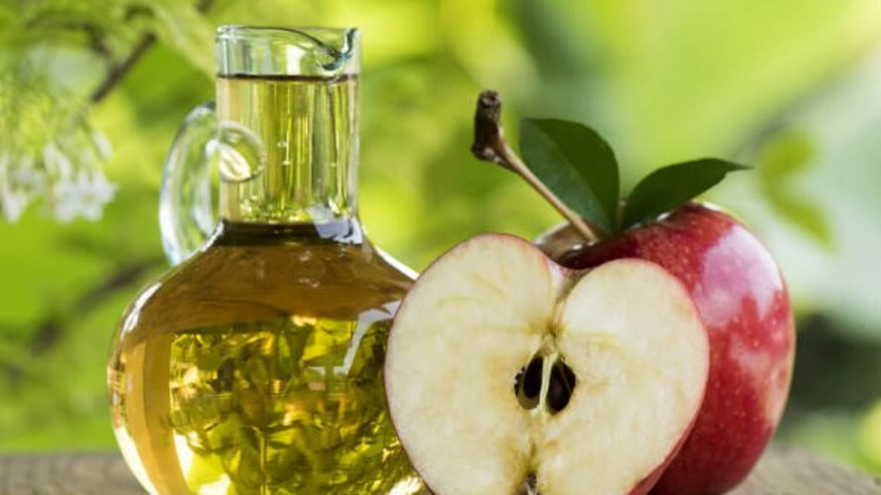 Ciltte ve saçta mucize etki: Elma sirkesi! Elma sirkesinin saça ve cilde faydaları nelerdir?
