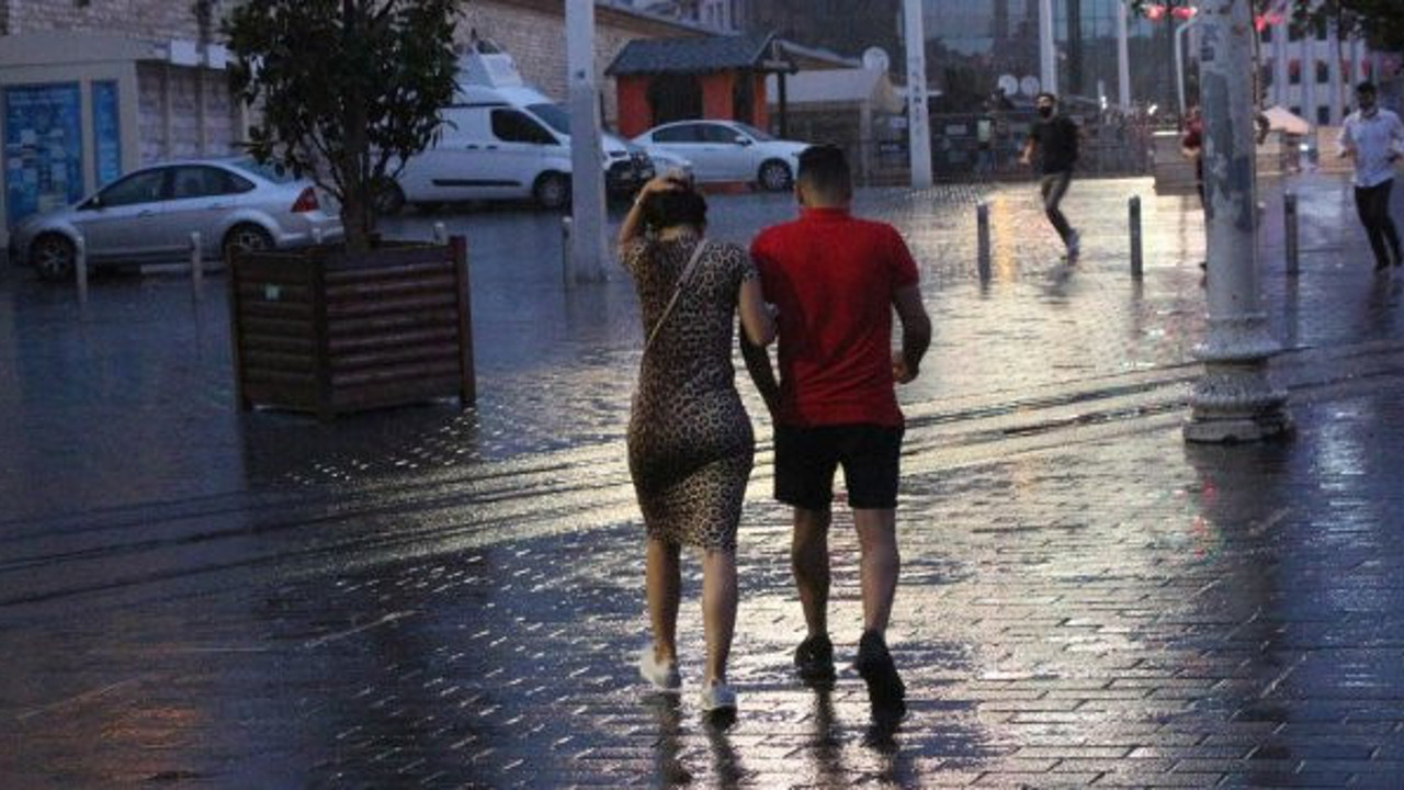Bazı bölgeler için yoğun yağış uyarısı! İstanbullular güne yağmurla uyandı