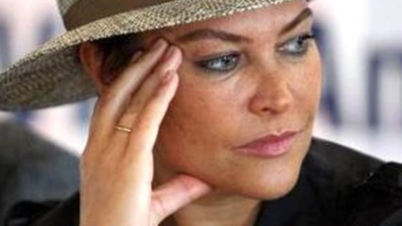 Hülya Avşar’a şok soruşturma! Ekranda kullandığı bir kelime başını yaktı