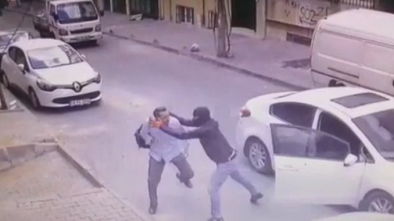 Çantasındaki 11 kilo altını böyle çaldırdı