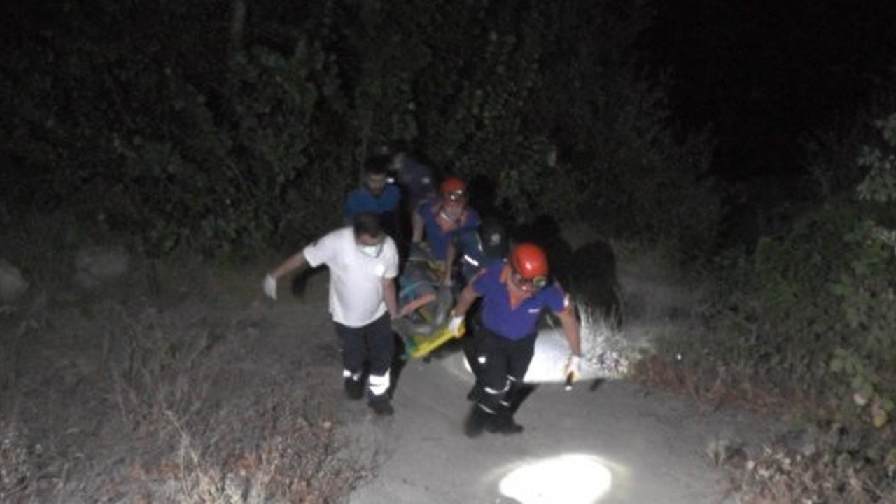 Karabük'te 4 metre yükseklikten dere yatağına düştü! Kurtarma anları kameralara yansıdı