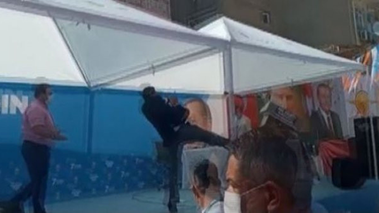 AKP kongresinde ortalık karıştı: Tekmeler havada uçuştu!