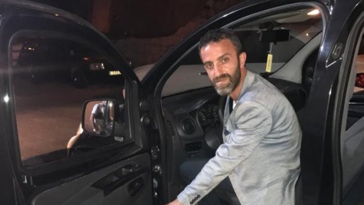 Kahraman diyen de keriz diyen de var! Güzel insan öyle bir şey yaptı ki inanamayacaksınız! Bulduğu 51 adet cumhuriyet altınını karakola teslim etti