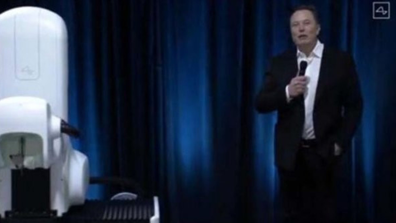Elon Musk çığır açacak cihazı tanıttı, mikroçip ile beyin kontrol edilecek