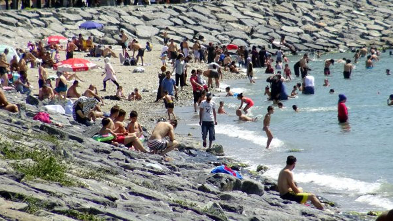 Avcılar sahili doldu taştı