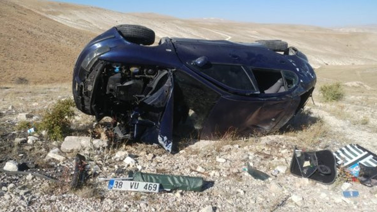 Sivas'ta otomobil devrildi! 1 kişi öldü, 2 kişi yaralandı