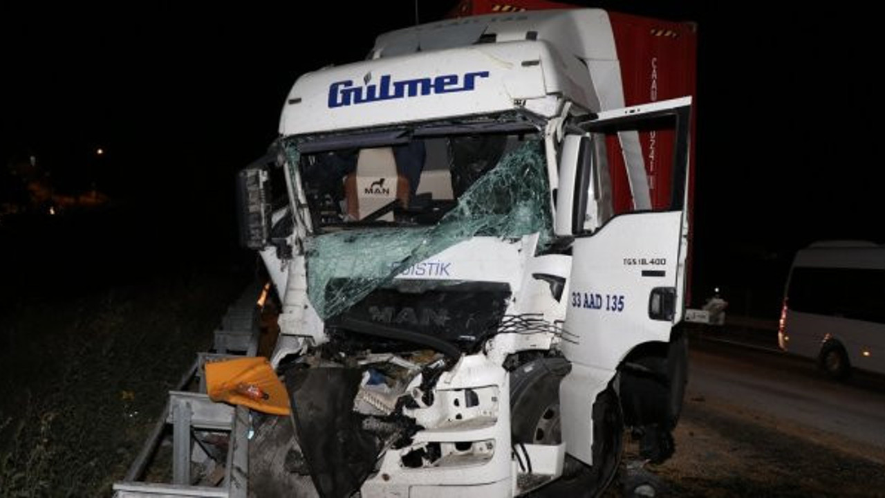 Adana'da 2 TIR çarpıştı! 1 ölü