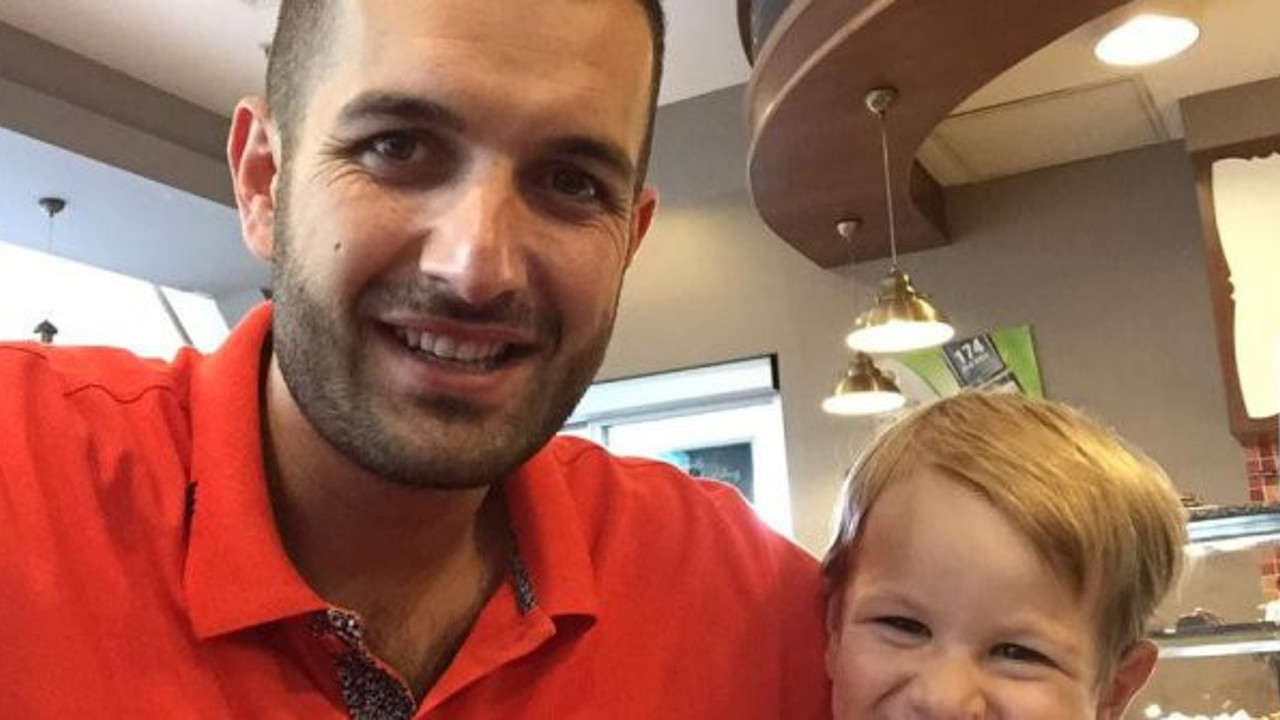 Fotoğrafları yürek dağladı: Baba kendi çocuğunu ezdi