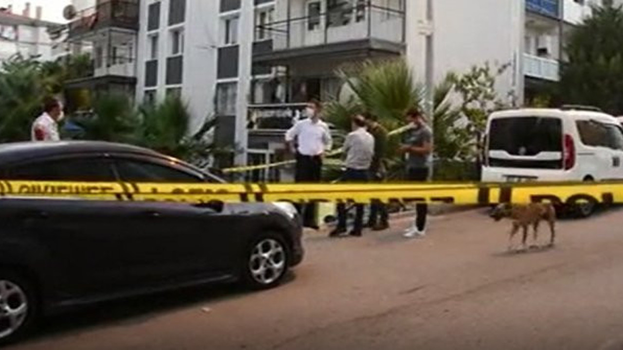 Katliam yapan astsubay son mermiyi kafasına sıktı! Kuaför dükkanı kan gölüne döndü