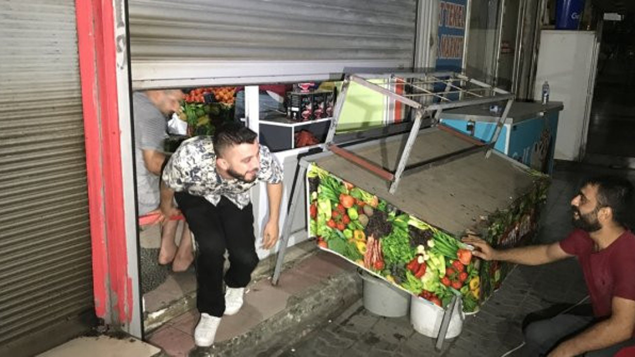 Adana'da elektrikler kesildi! İş yerinde 5 saat mahsur kaldılar