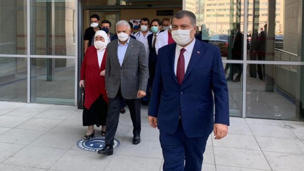 Fahrettin Koca Binali Yıldırım'ı ziyaret etti, sosyal medyada olay oldu