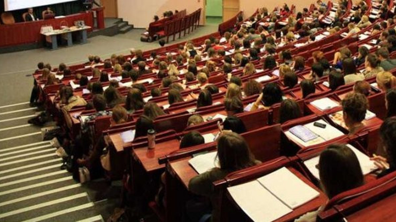 Sağlık Bakanlığı yüz yüze eğitimi sakıncalı buldu! Sağlık Bakanlığından YÖK’e güz döneminde uzaktan eğitim tavsiyesi