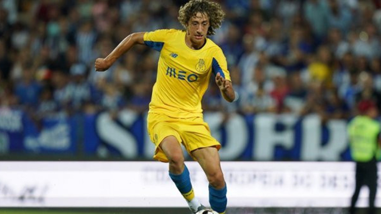 Geleceğin Cavani'si Wolverhampton'a imza attı