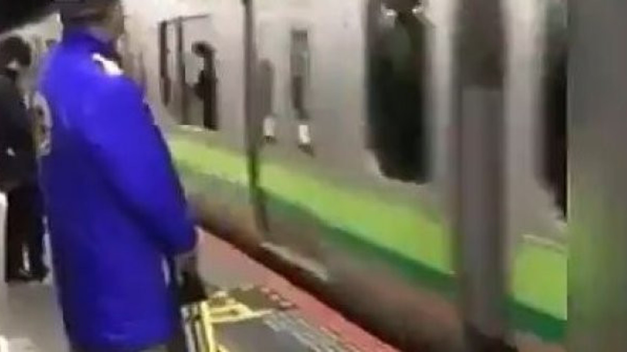 Metrodaki olaya gözlerinize inanamayacaksınız: İnsanlığın değerli olduğu ülke: Keşke bizde de böyle olsa