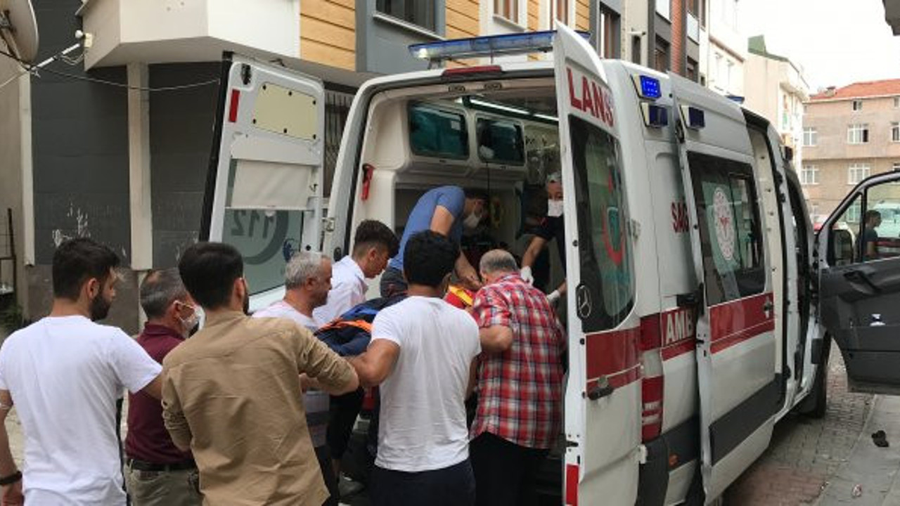 Berber ustası çırağı kendine zarar vermesin diye çenesini kırdı