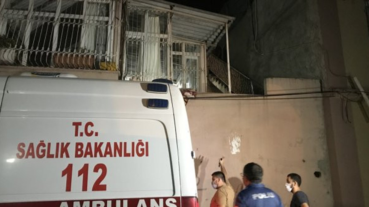 Adana'da polisten kaçmaya çalışırken damdan düştü