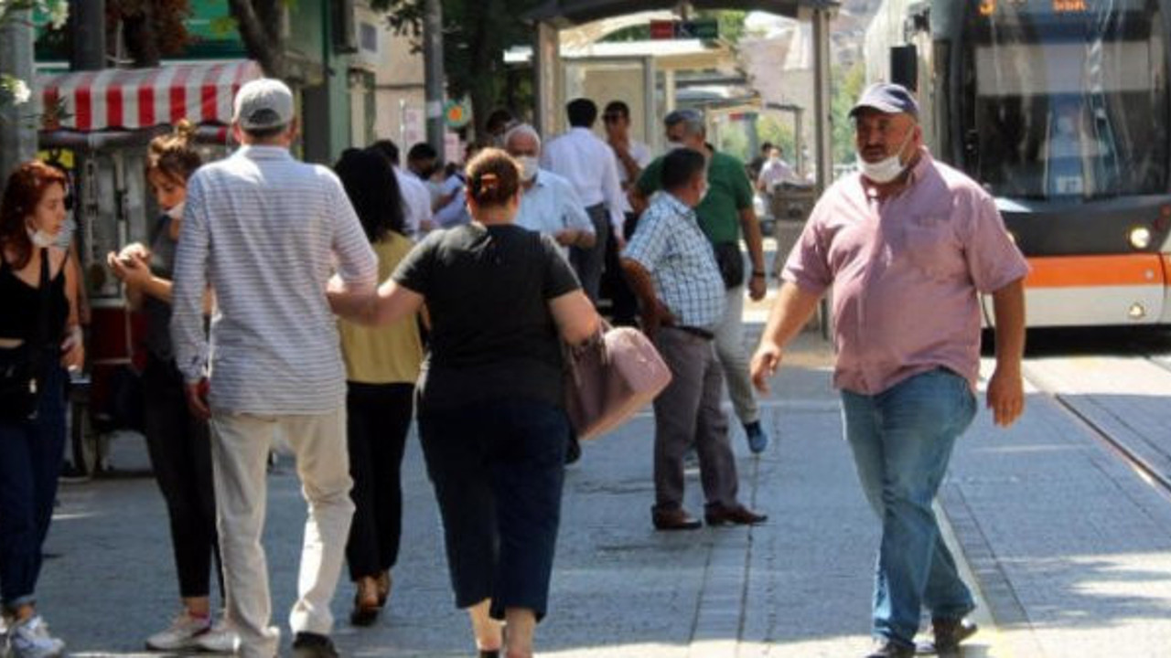 Antalya'da yaş kısıtlamalarında saatler değişti