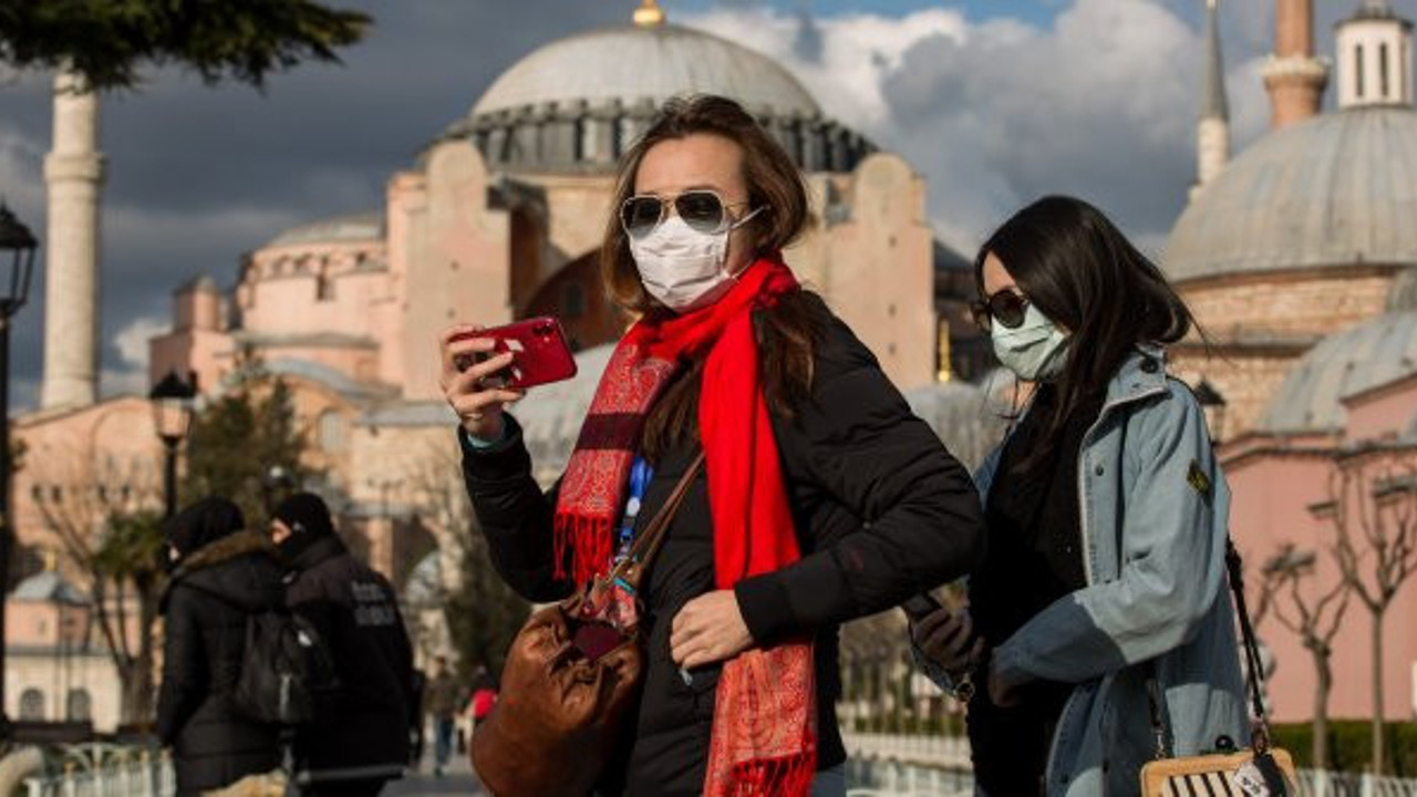Açıklanan vaka sayılarını 10’la çarpın! 'Yanlış yapıyoruz' diyen Prof. Dr. Başer’den çarpıcı iddia
