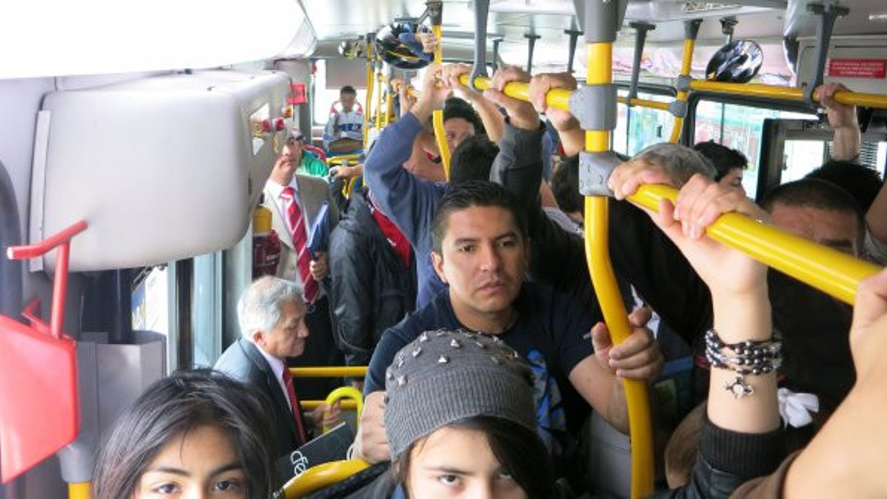 Toplu taşımada korona en kolay böyle bulaşıyor!