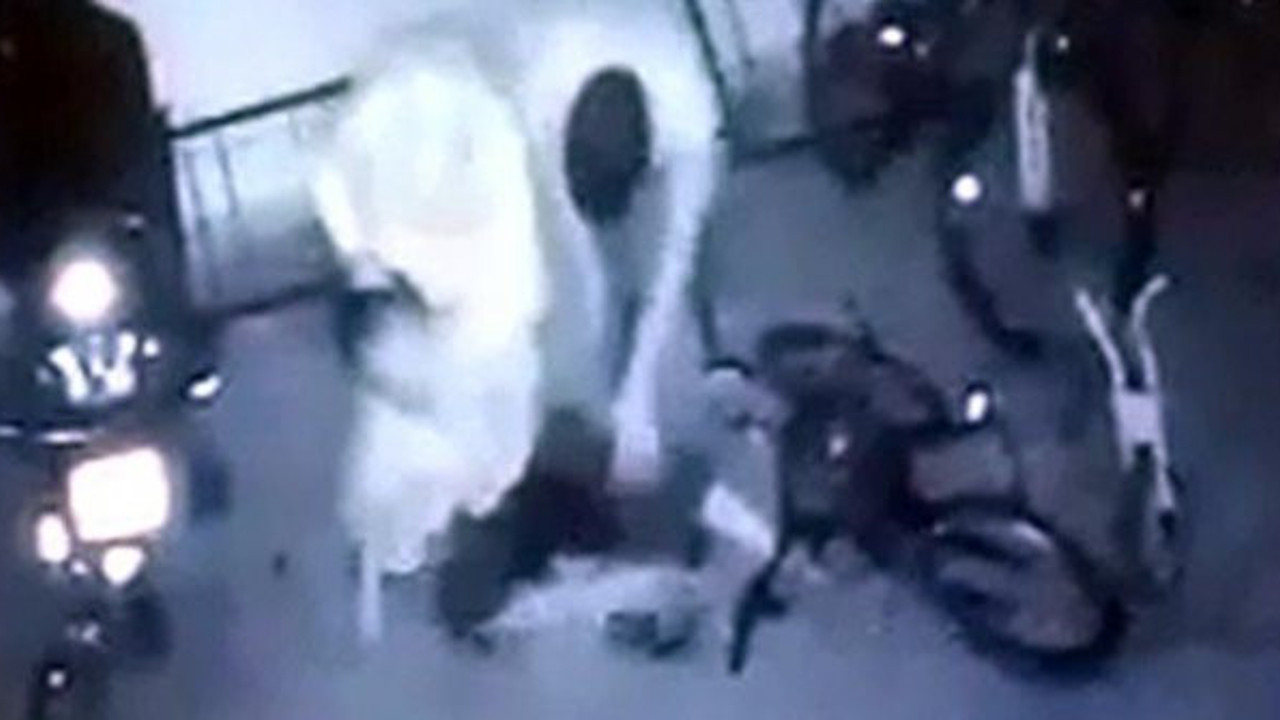 Karı-koca bir olup 10 yaşındaki çocuğu öldüresiye dövdü