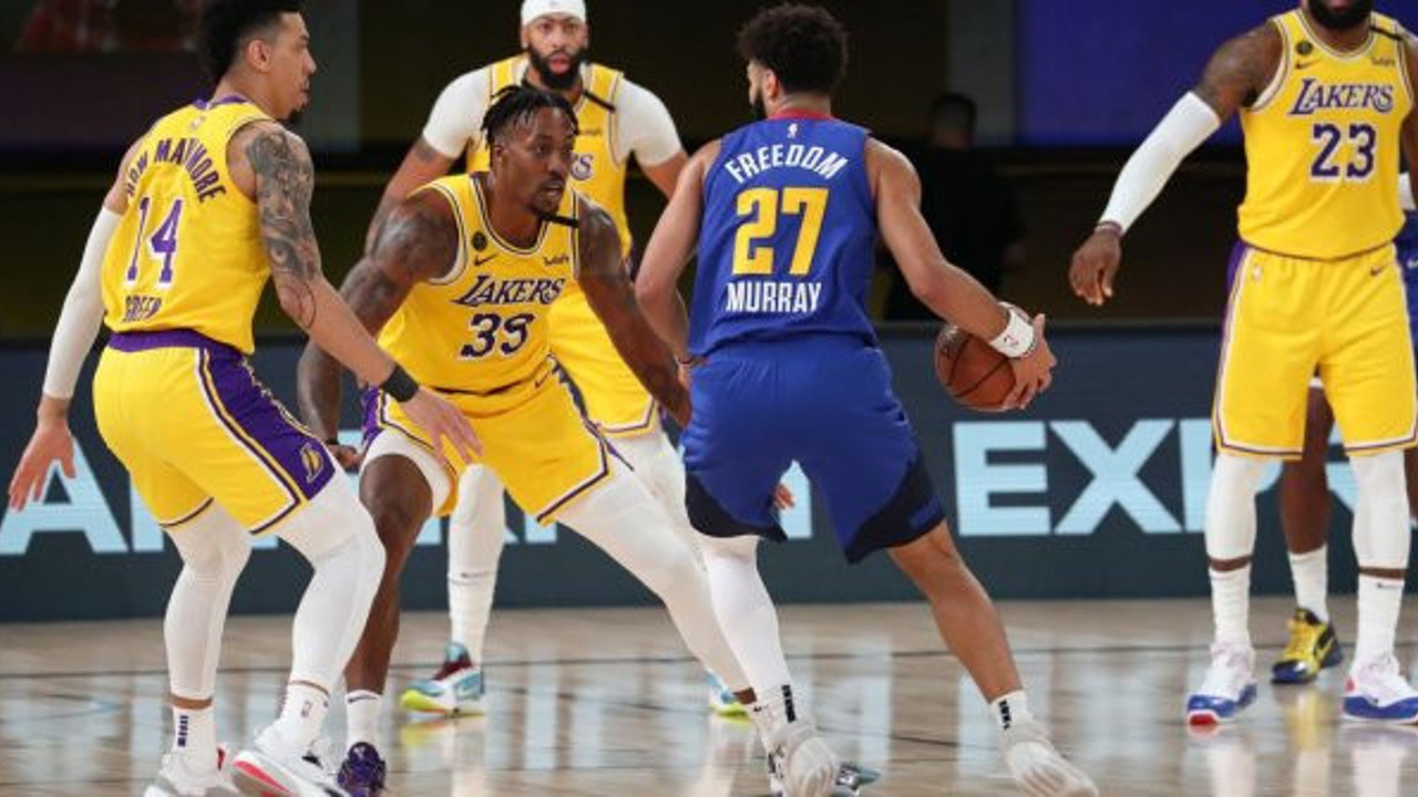 Los Angeles Lakers galibiyetle başladı