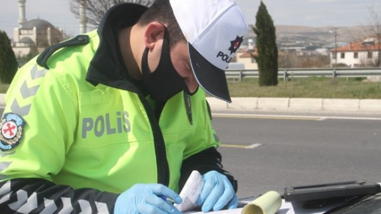Karantinadaki sürücü trafikte yakalandı