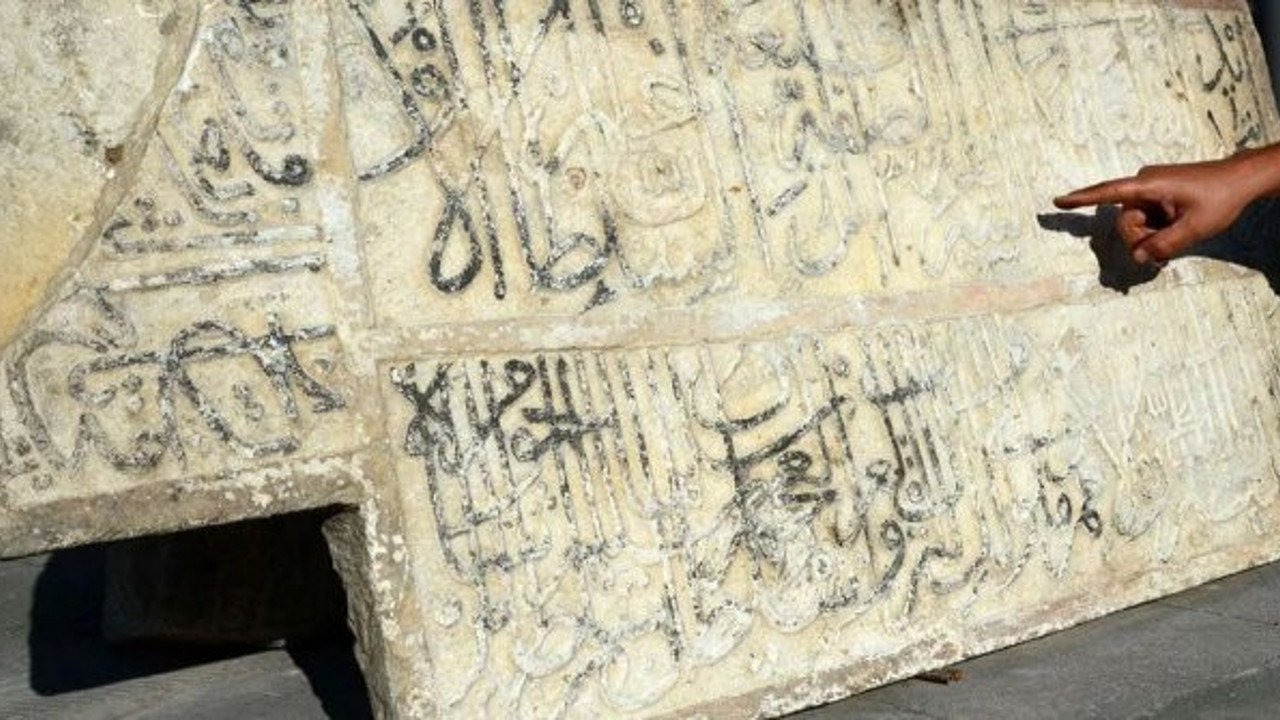 Bitlis Kalesi'nde Türk’ün gururu 487 yıllık kitabedeki sır şifre çözüldü. Okuyanın tüyleri diken diken oluyor