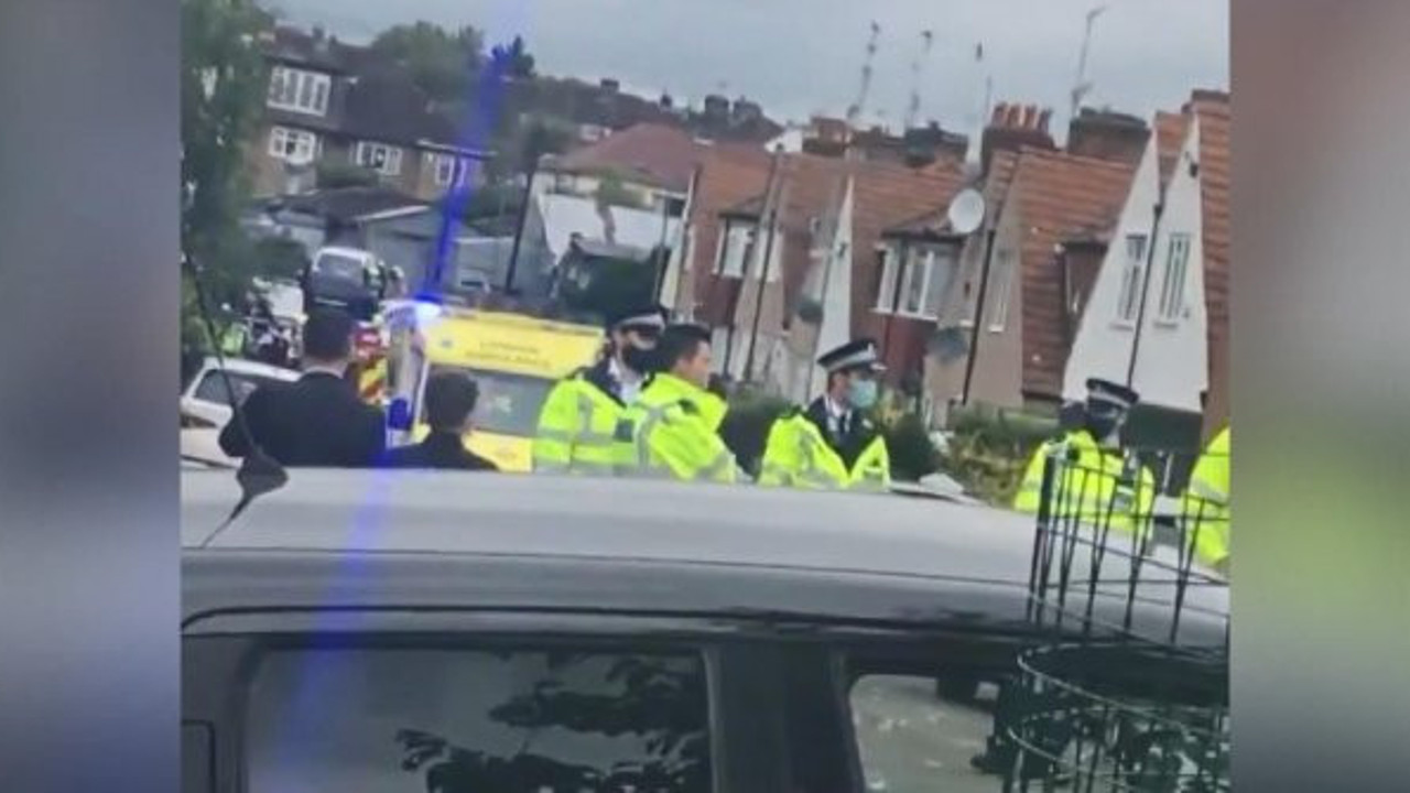 İngiltere'de narkotik operasyonunda 11 polis yaralandı