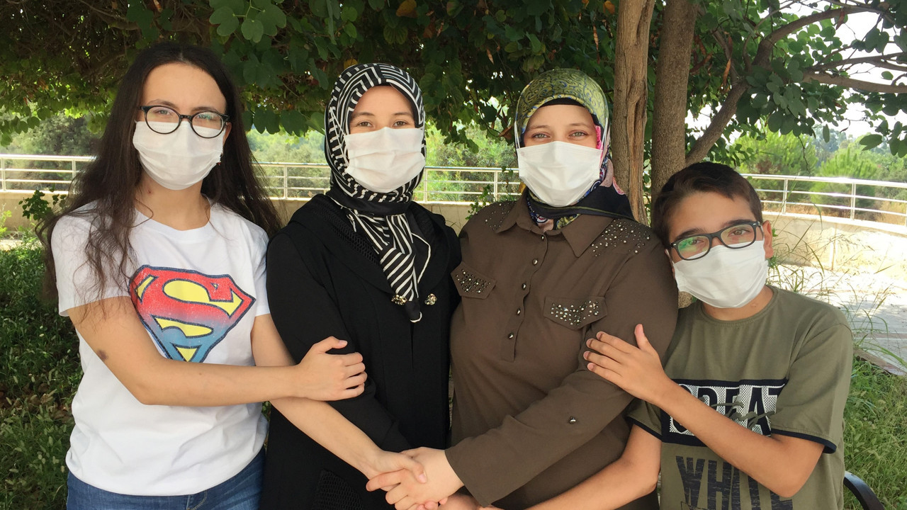 Birbirlerinin çocuklarına 2. kez hayat verdiler! Annelerin çapraz nakil sevinci