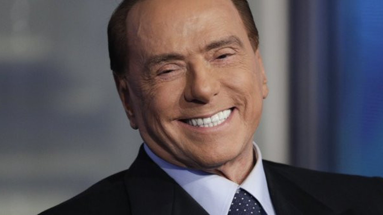 Berlusconi'nin testi bir kez daha pozitif çıktı