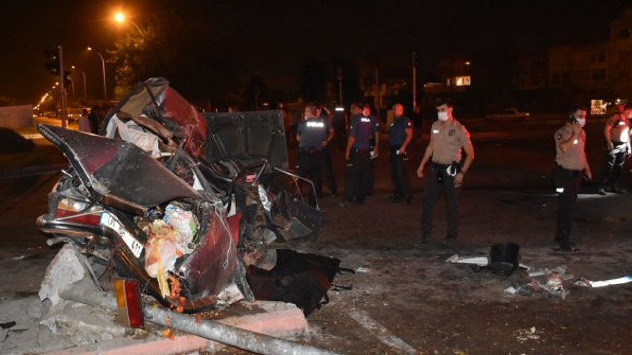 Adana'da feci kaza: 2 ölü 4 yaralı