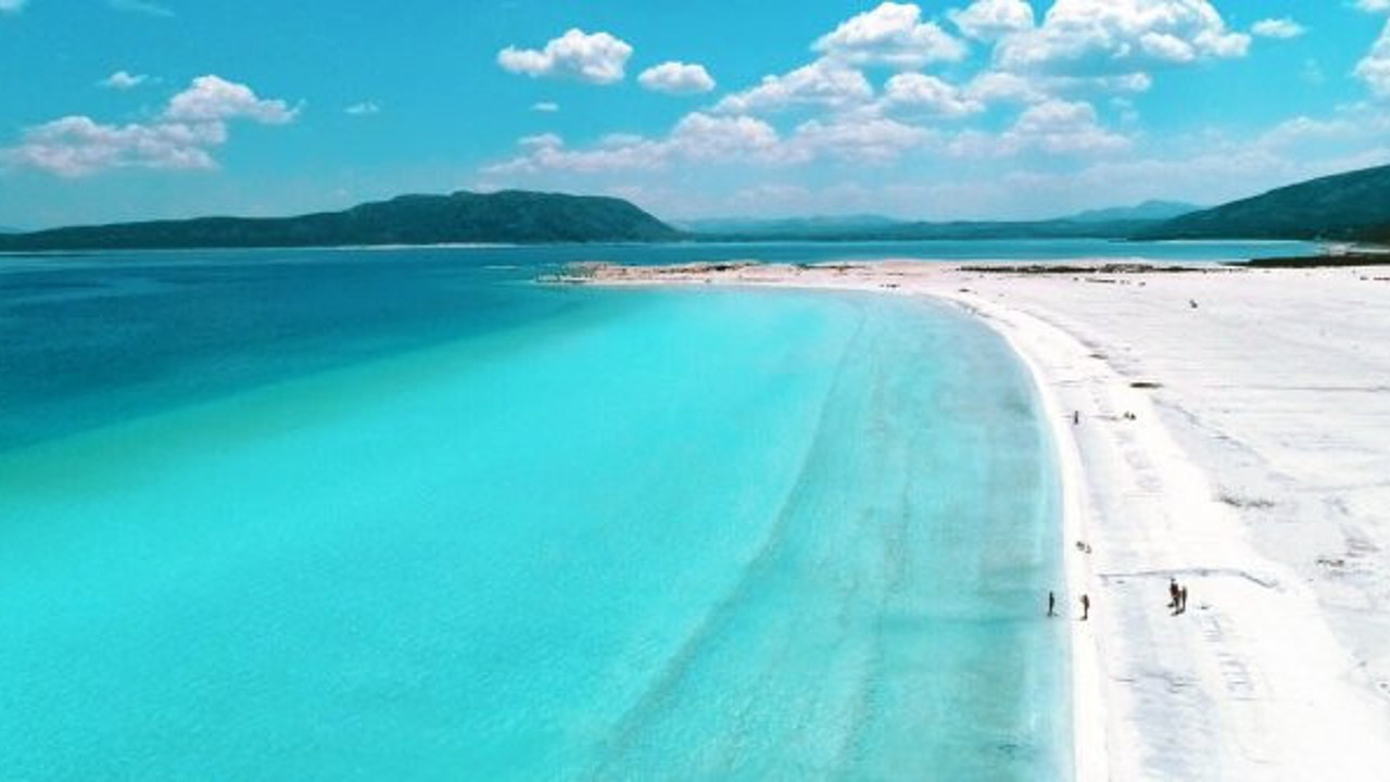 Salda Gölü'nde şok karar! Aylar önce üzerinde iş makineleri çalışmıştı