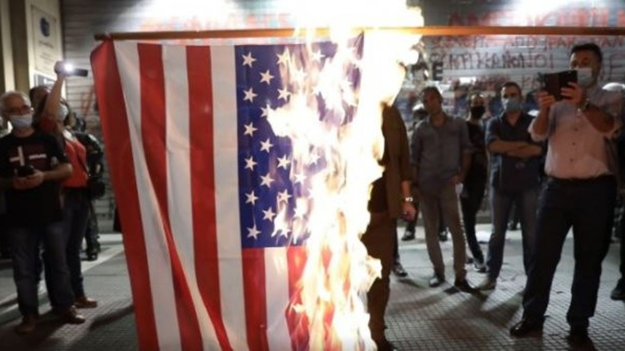 ABD’li bakana Yunanistan’da şok