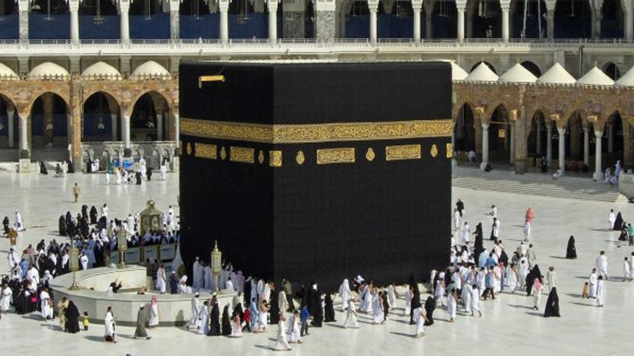 Umreye gidecekler dikkat! Suudi Arabistan yeni tedbirleri açıkladı