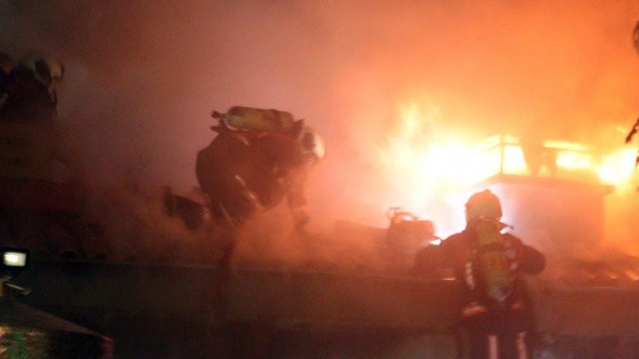 Ankara'da cami avlusundaki yangın panik yarattı