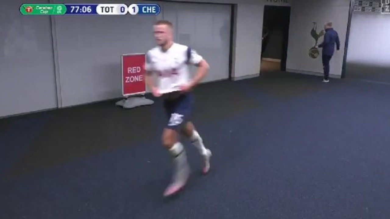 Mourinho maçın ortasında tuvalete giden oyuncusunu kovaladı