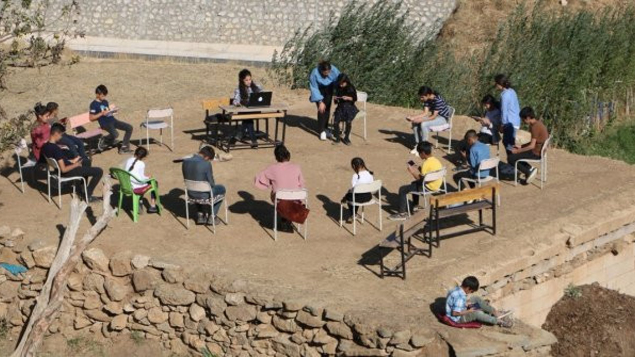 Memleketten EBA manzaraları! Yer Hakkari Ahır üzerinde uzaktan eğitim