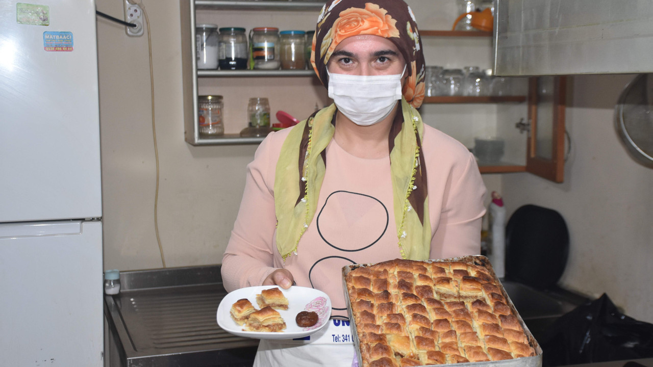 Malatyalı kadın girişimci kayısılı baklavalı yaptı, taleplere yetişemiyor