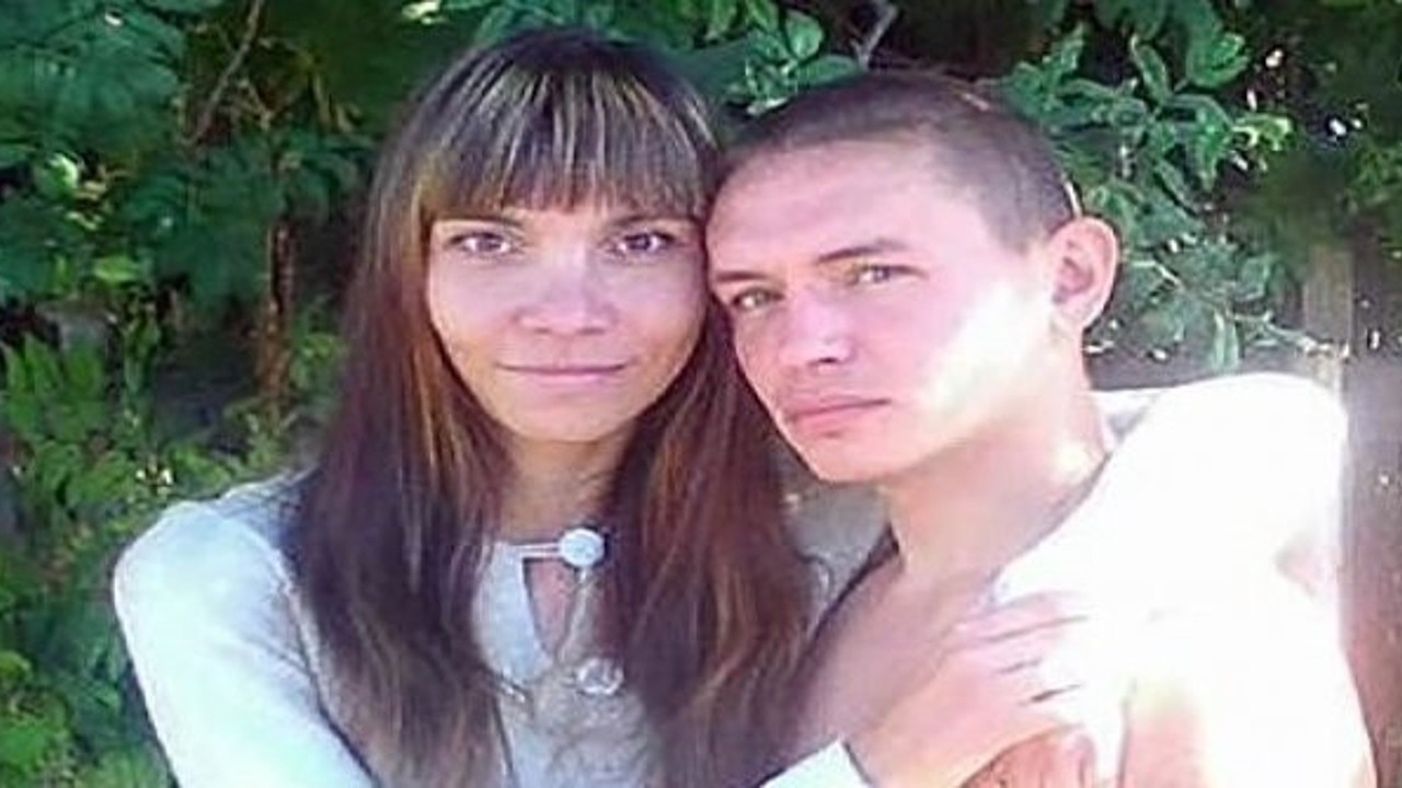 Öfkeli damat usule uymayan gelini öldürüp uçurumdan attı.