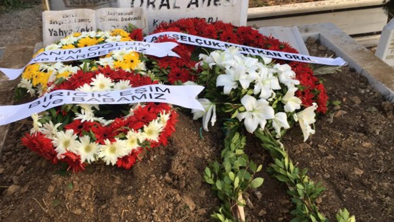 Özgü Namal eşinin cenaze törenine katılamadı, çelenk detayı dikkat çekti, Serdar Oral son yolculuğuna uğurlandı