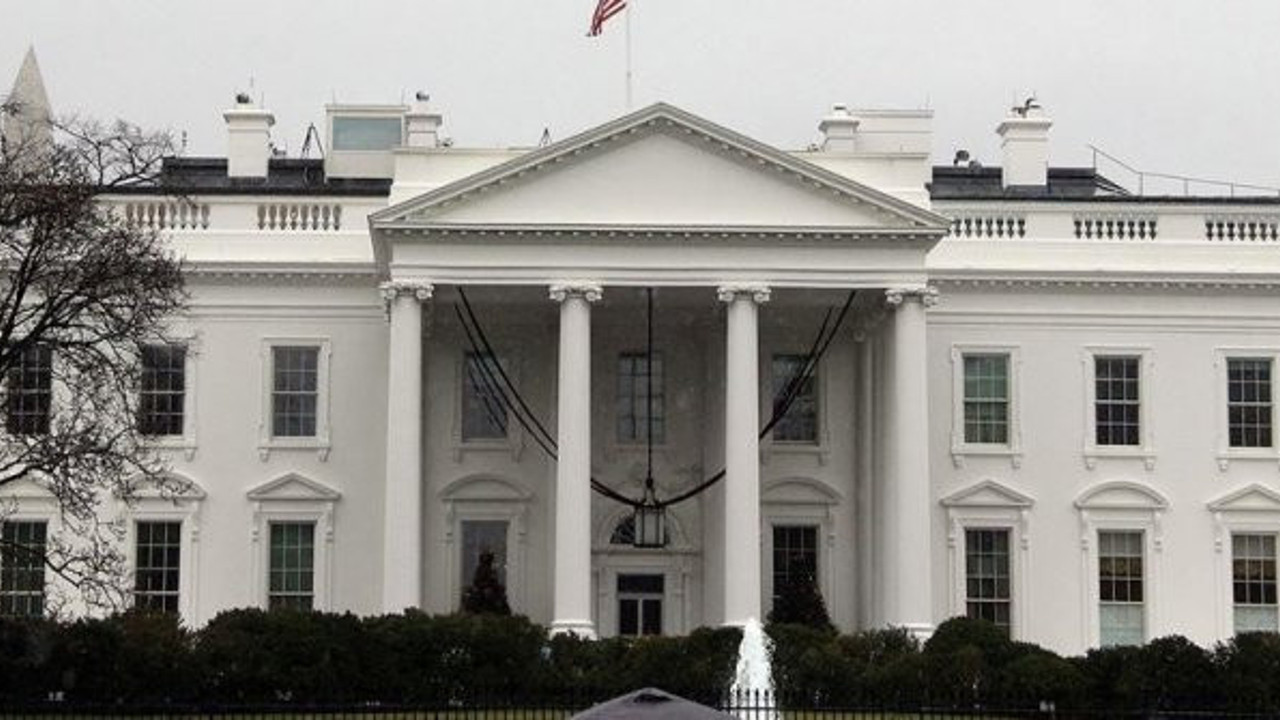 Beyaz Saray'da korona virüs sayısı artıyor! Trump'ın üst düzey danışmanı Stephen Miller koronaya yakalandı