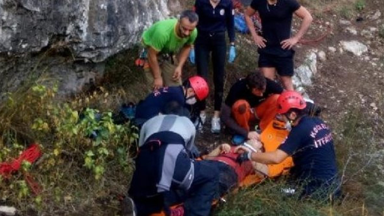 Tutunamayan dağcı yere çakıldı