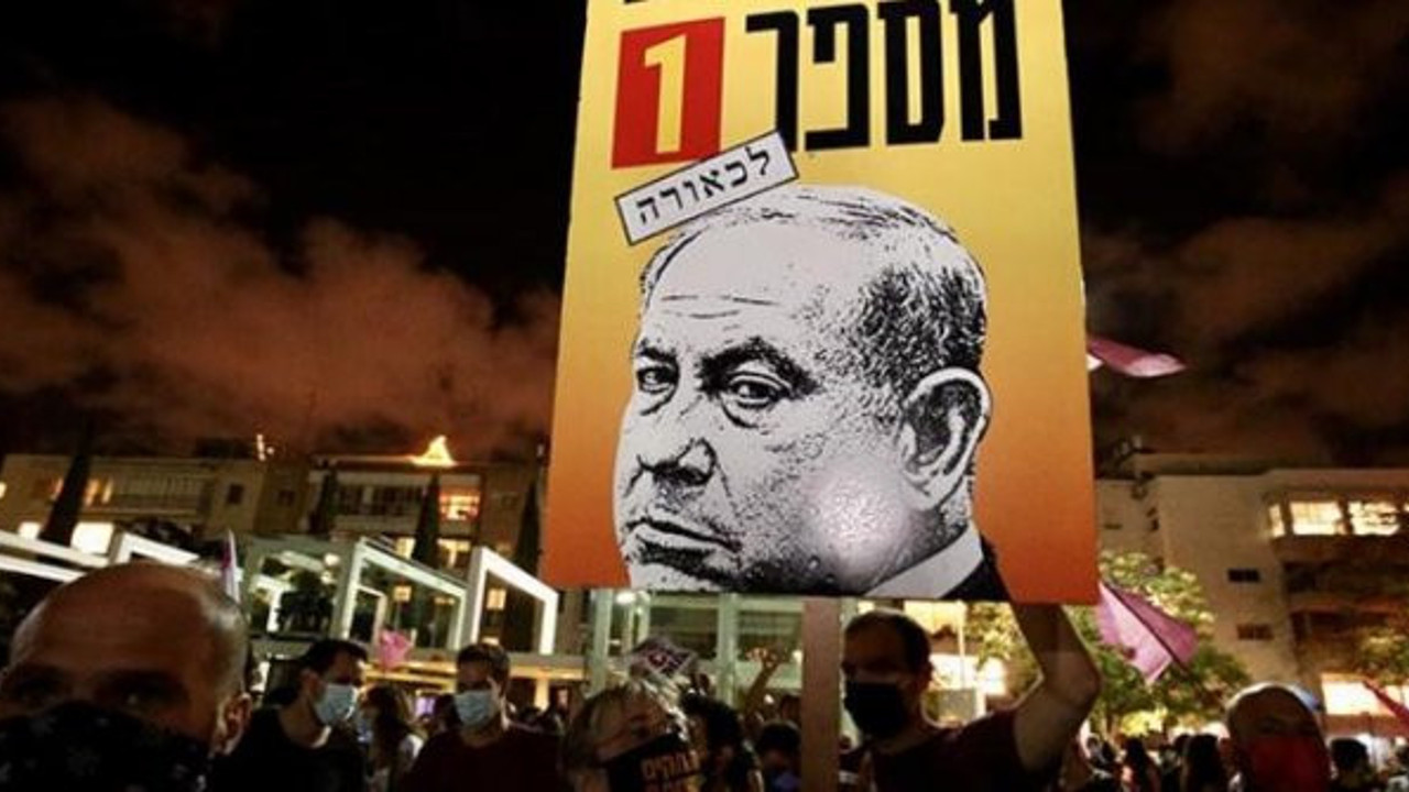 İsrail'de protestolar büyüyor! Binlerce kişinin dilindeki tek slogan "Suç başbakanı"
