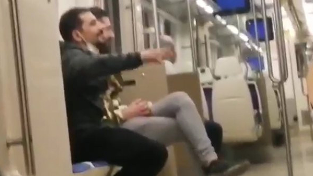 İZBAN'DA skandal görüntüler tepki gördü! Keyiflerine diyecek yok! Yakalanıp cezalandırılmalarını istediler