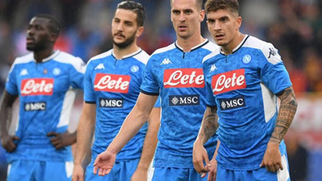 Maç saatinde sahada olmadılar. Napoli hükmen yenik sayıldı