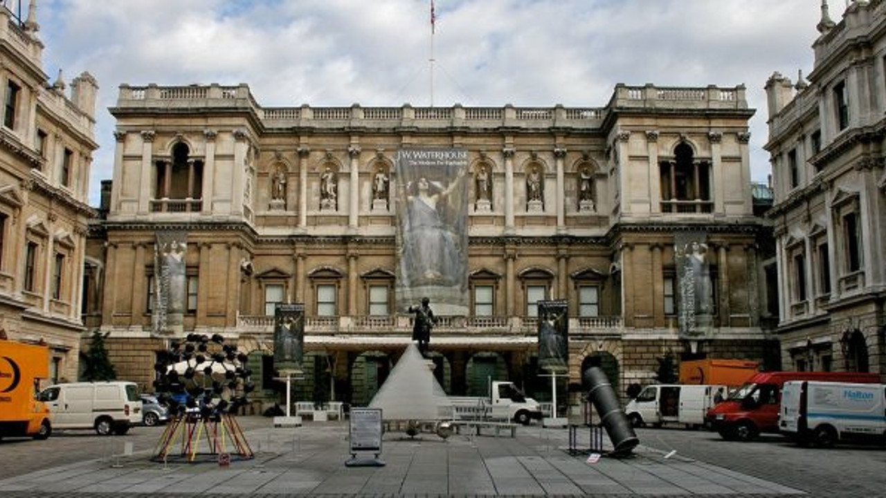 Kraliyet Royal Müzik Akademisi sınavlarında Türklere kapılarını kapattı