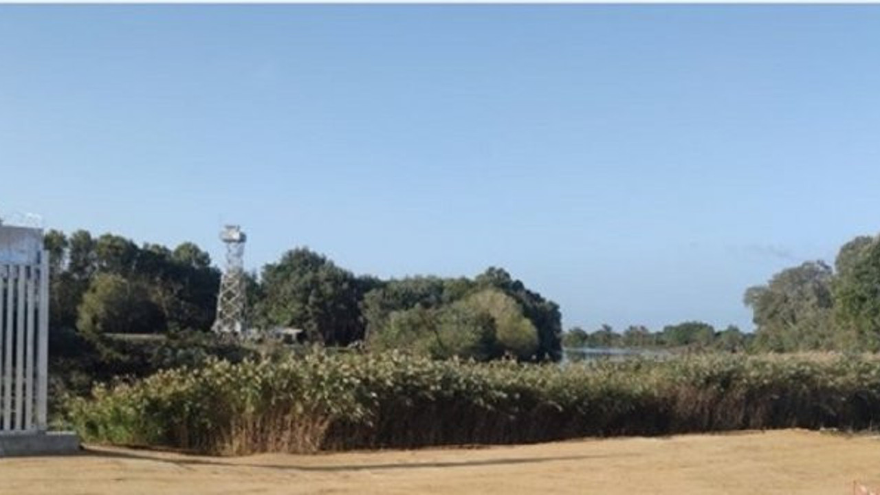 Yunanistan'da utanç çiti. Törenle start aldı. Amacı göçmen akımını durdurmak