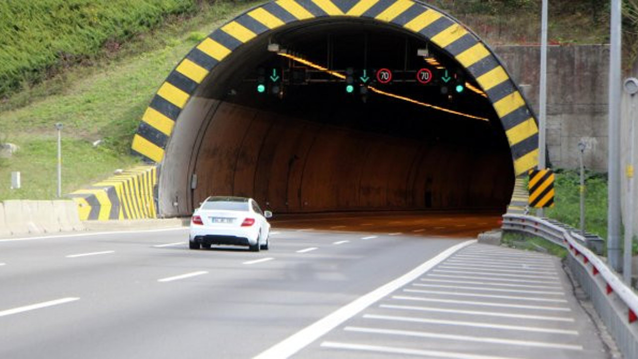 3 gün önce kapatılan Bolu Dağı Tüneli geçici olarak açıldı